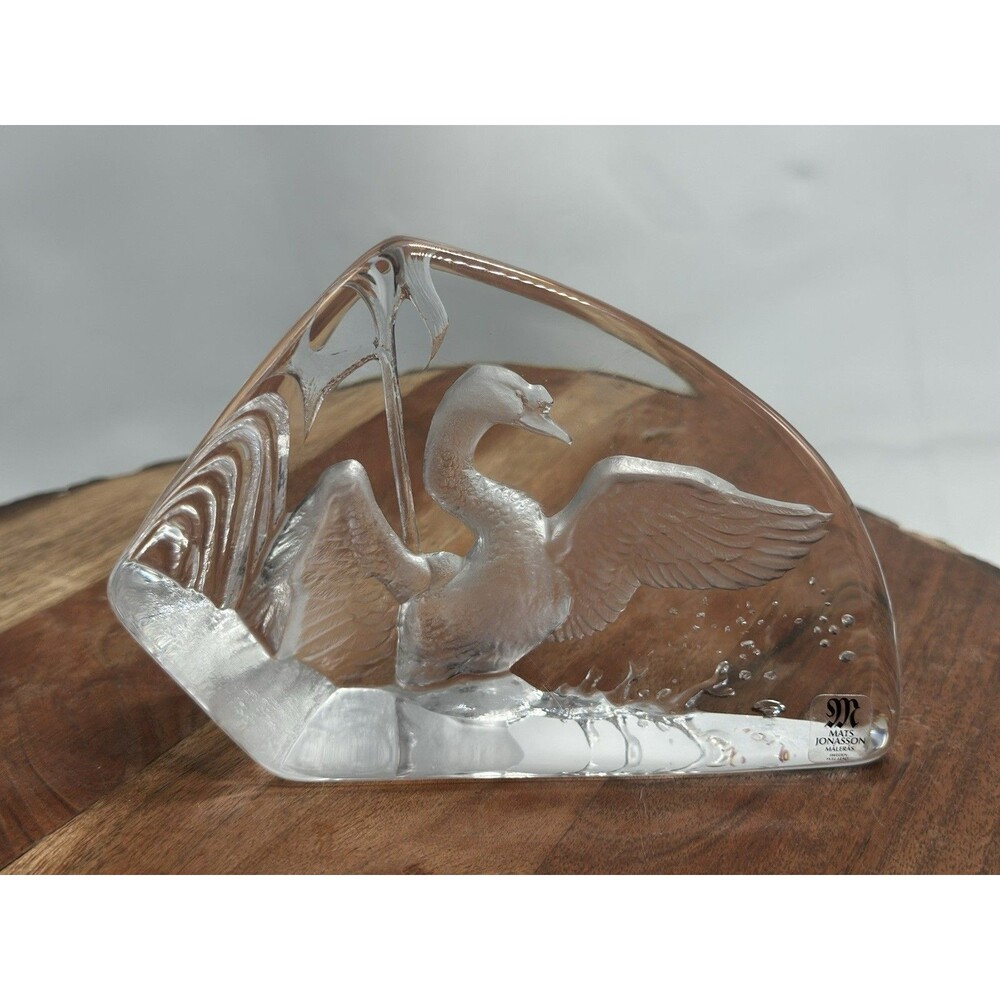 Mats Jonasson Crystal Swan Takeoff Paperweight Signed Full Lead Sweden